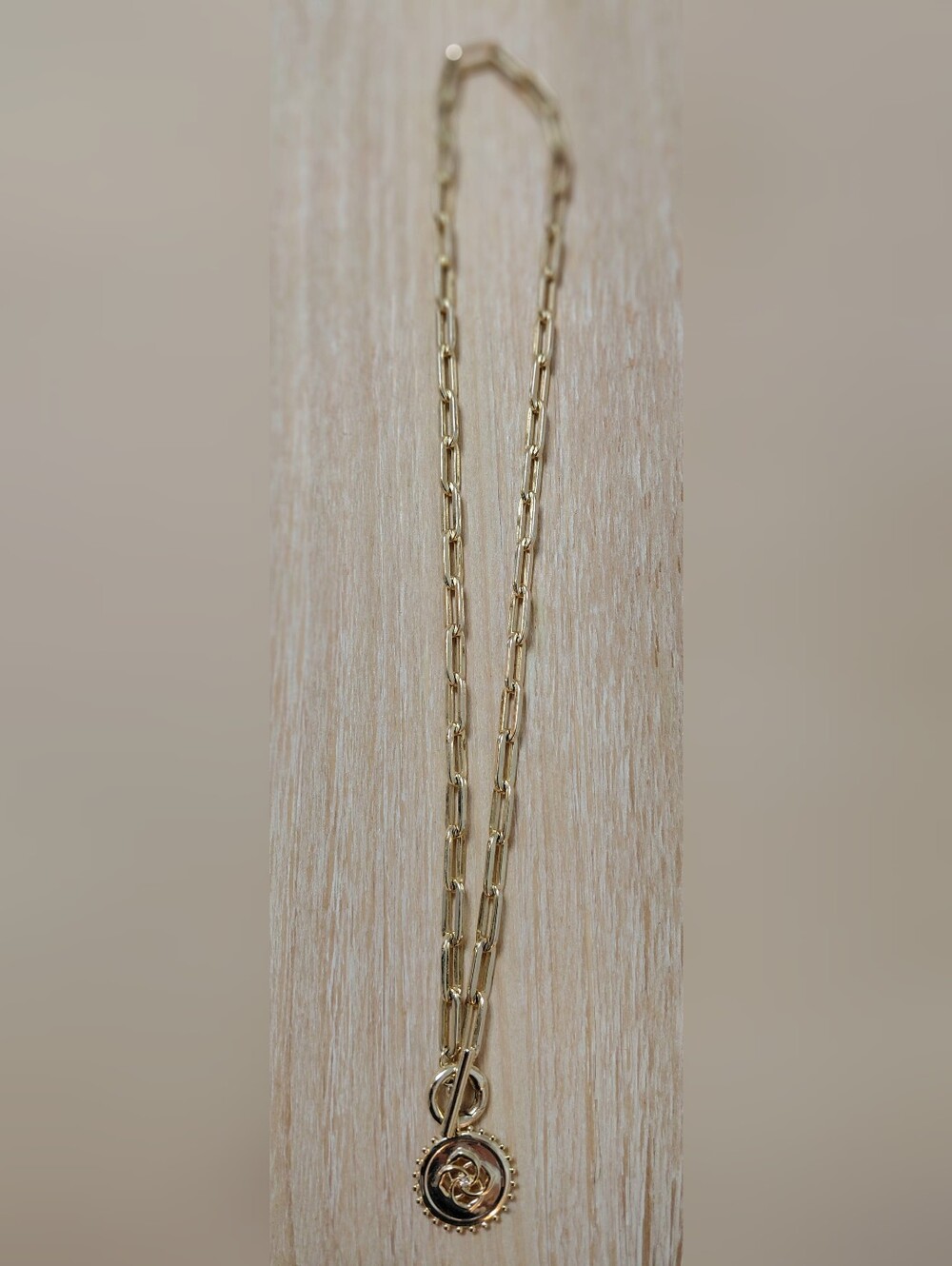 Kendra Scott Gold Link Necklace with Round Pendant